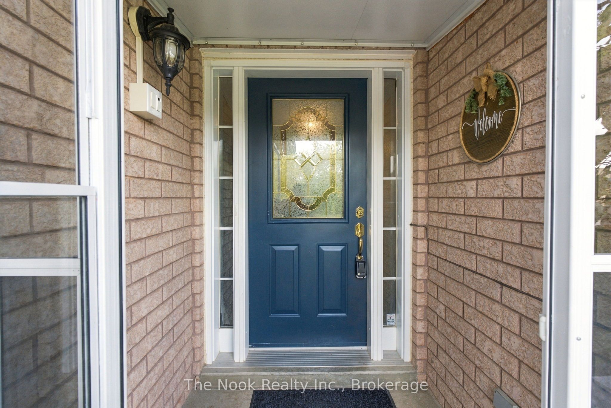 1633 Erindale Crescent Property Photo 4