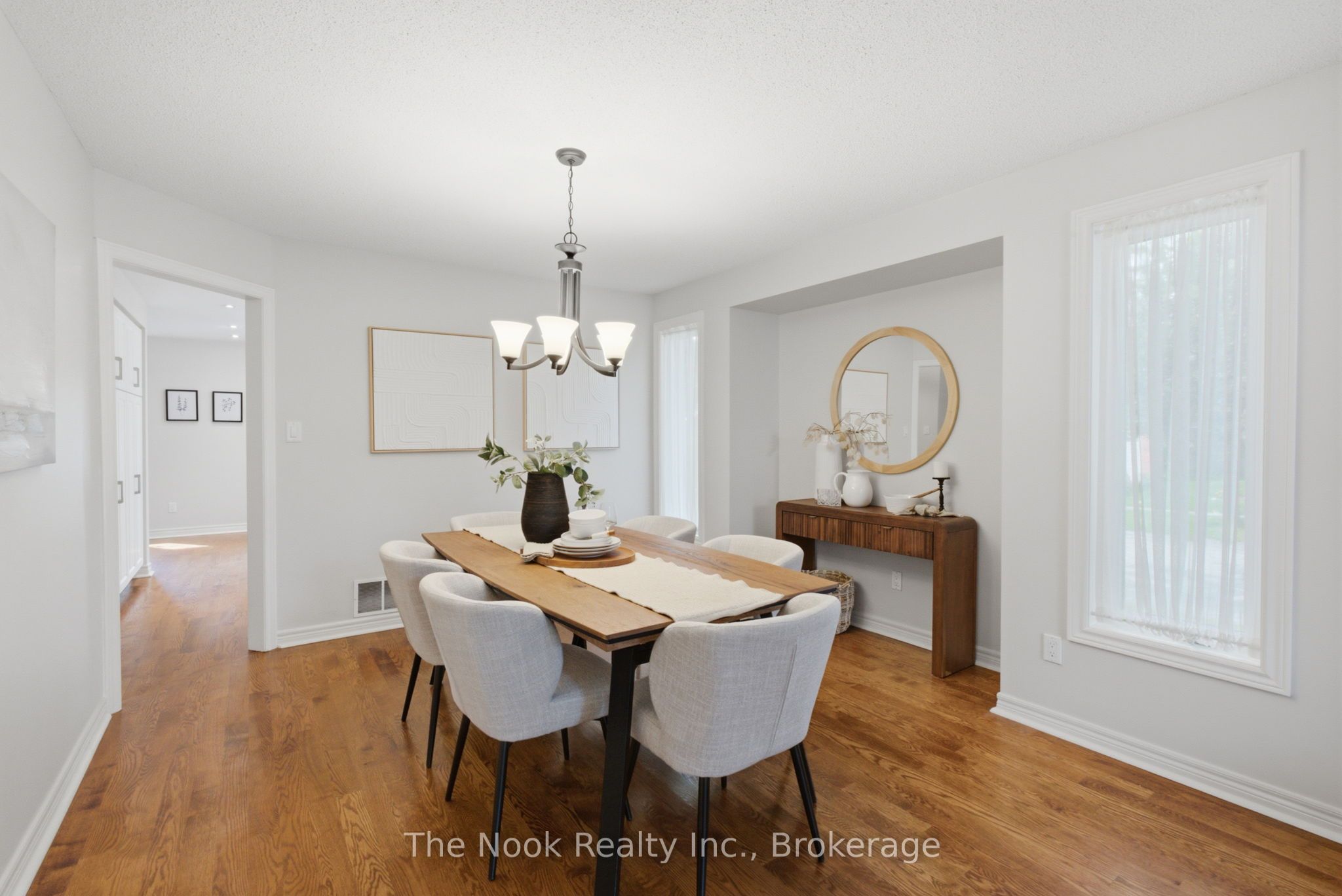 1633 Erindale Crescent Property Photo 7