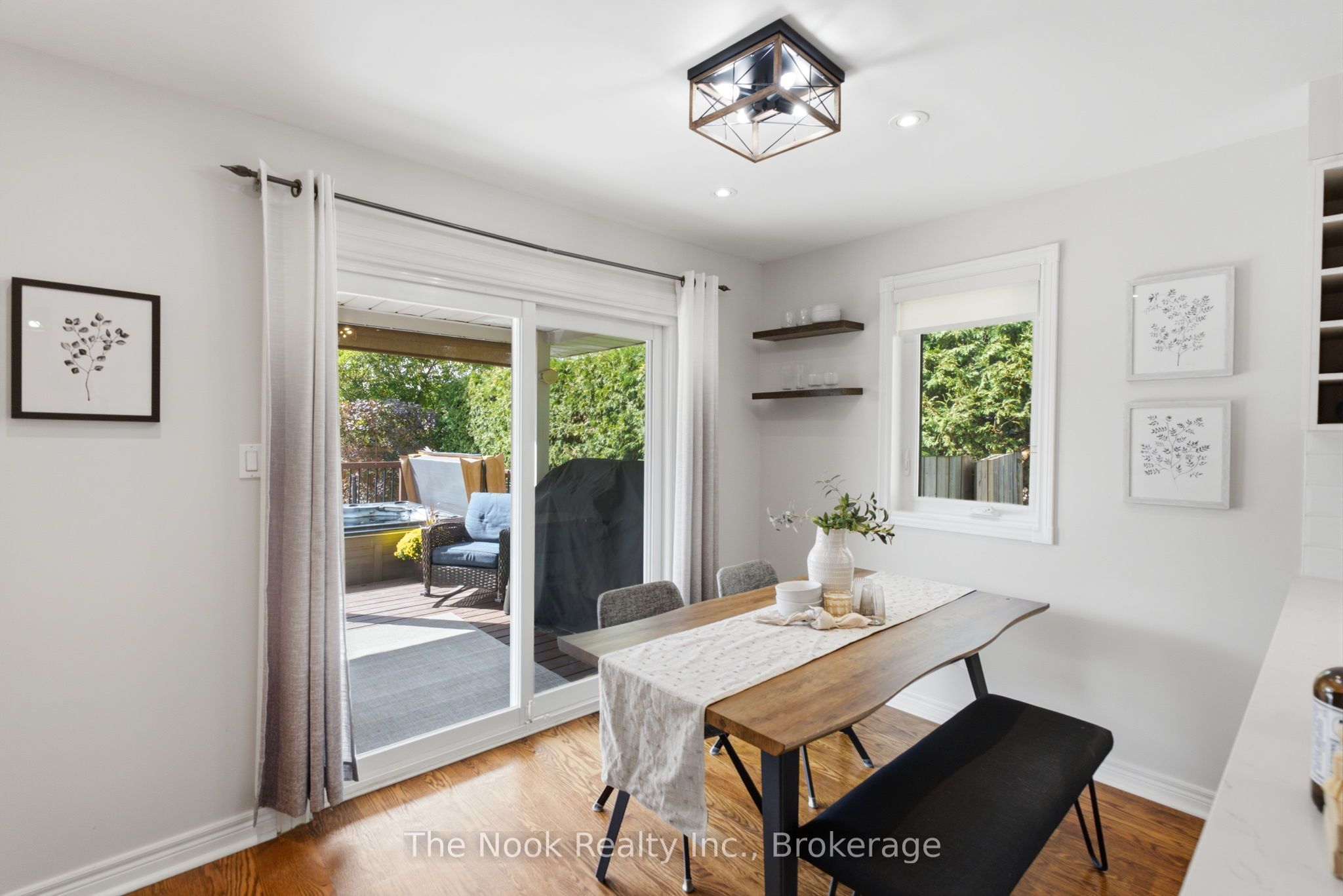 1633 Erindale Crescent Property Photo 13