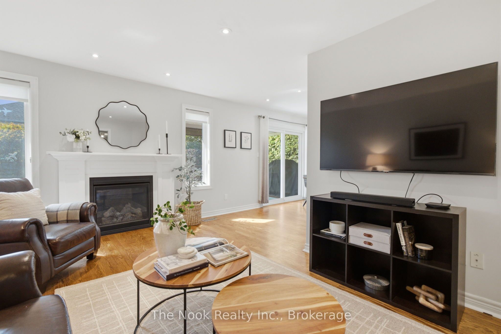 1633 Erindale Crescent Property Photo 15