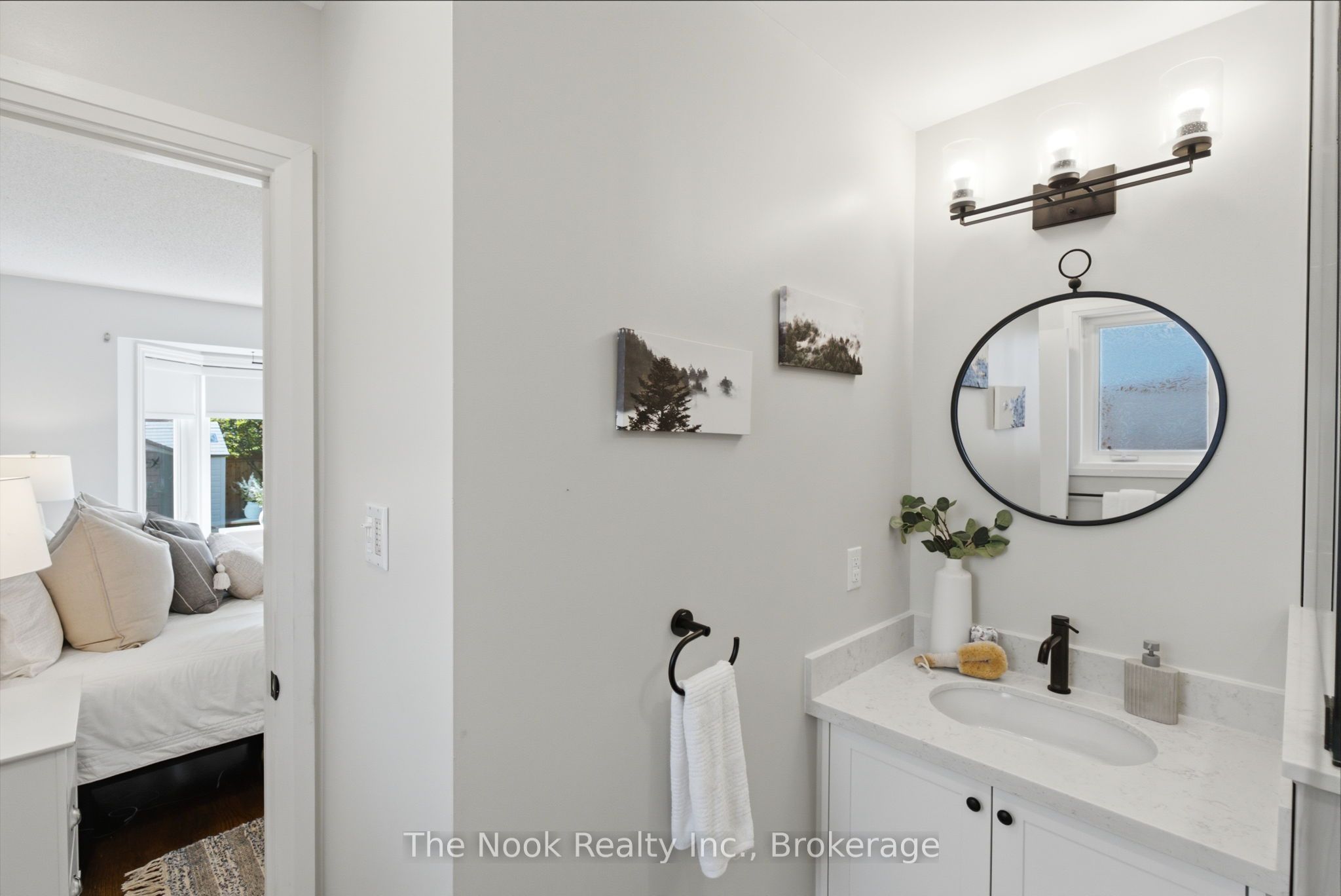 1633 Erindale Crescent Property Photo 19