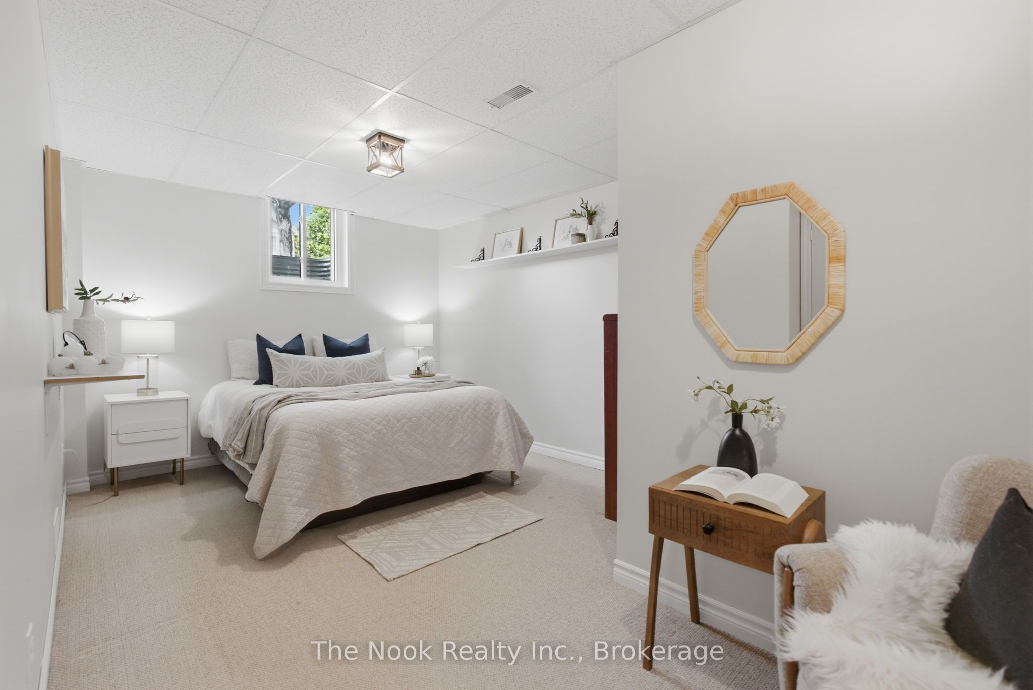 1633 Erindale Crescent Property Photo 25