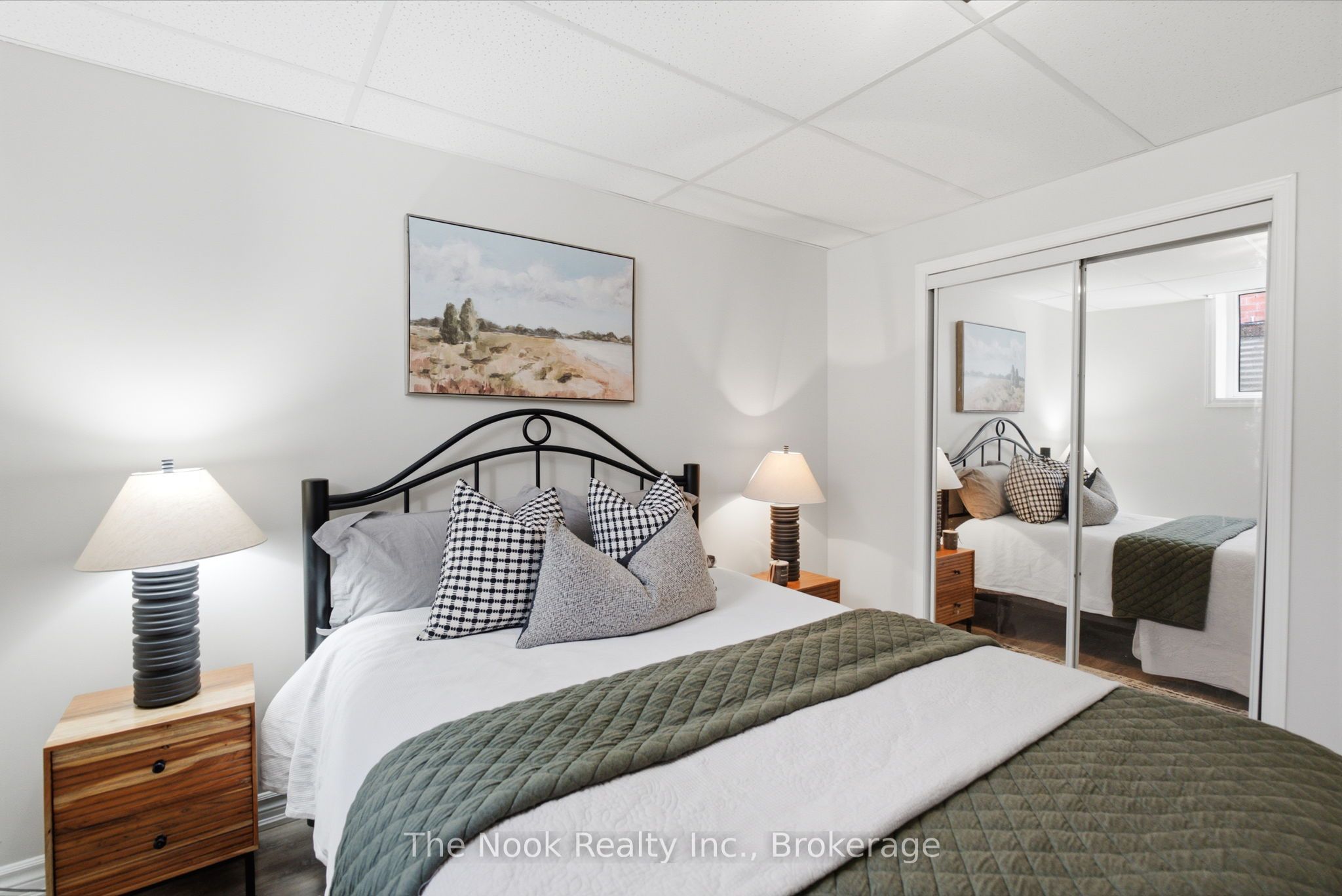 1633 Erindale Crescent Property Photo 30