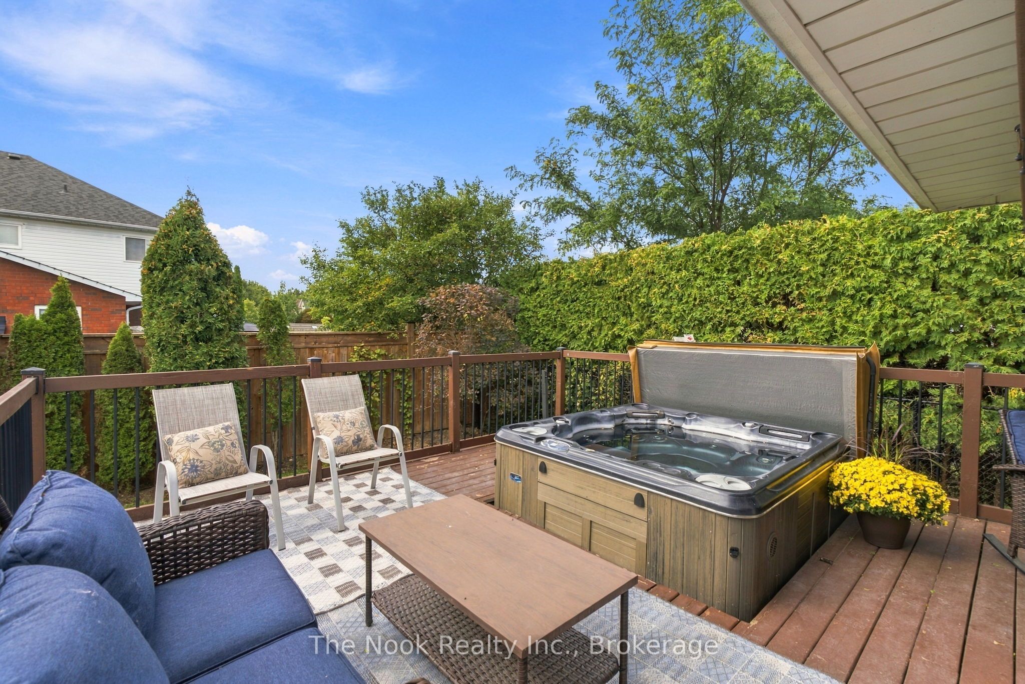 1633 Erindale Crescent Property Photo 34