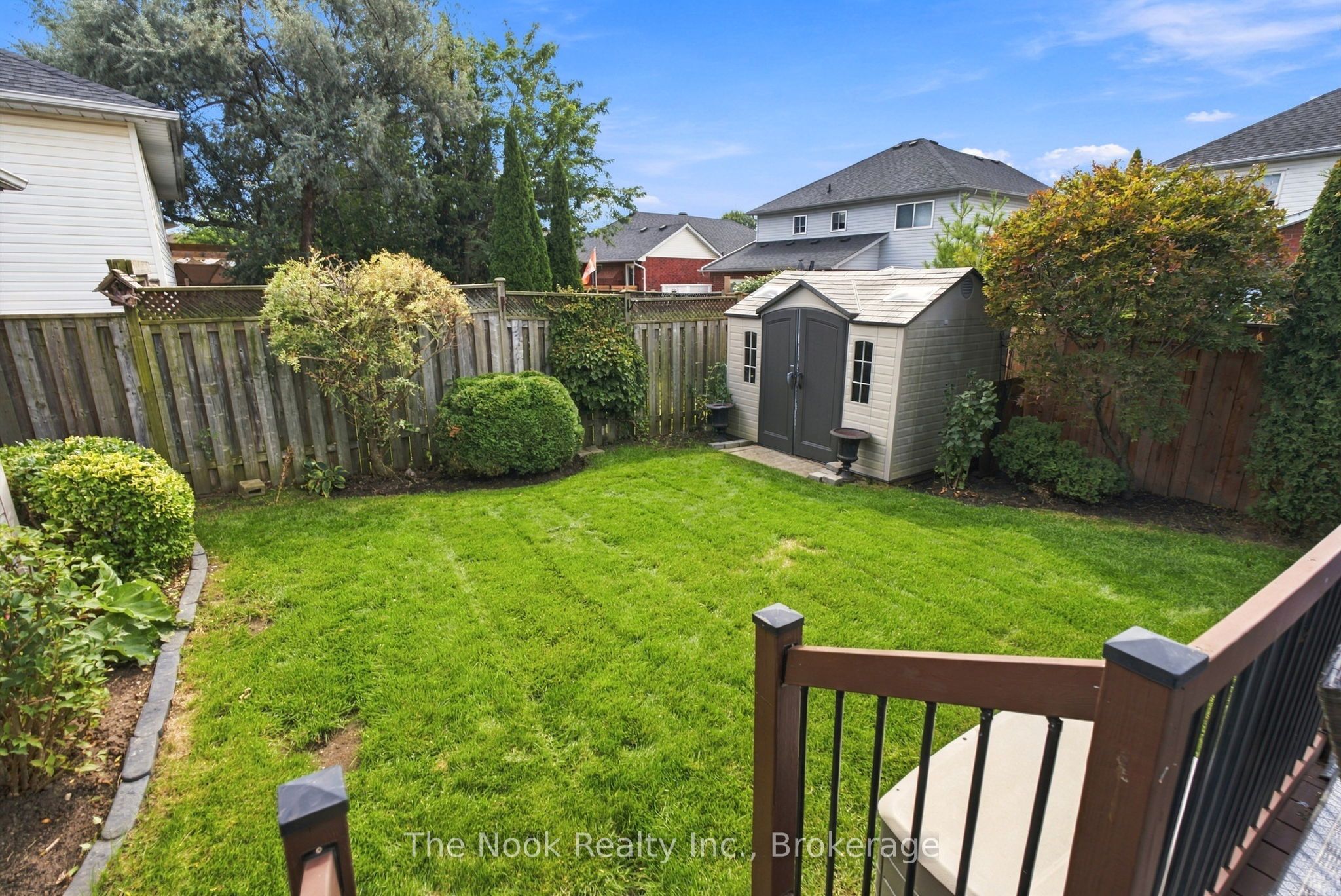 1633 Erindale Crescent Property Photo 37