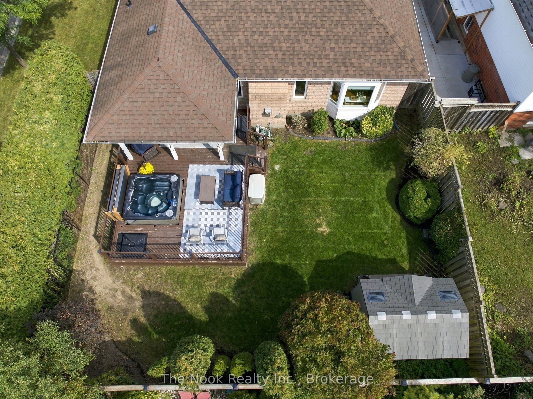 1633 Erindale Crescent Property Photo 40