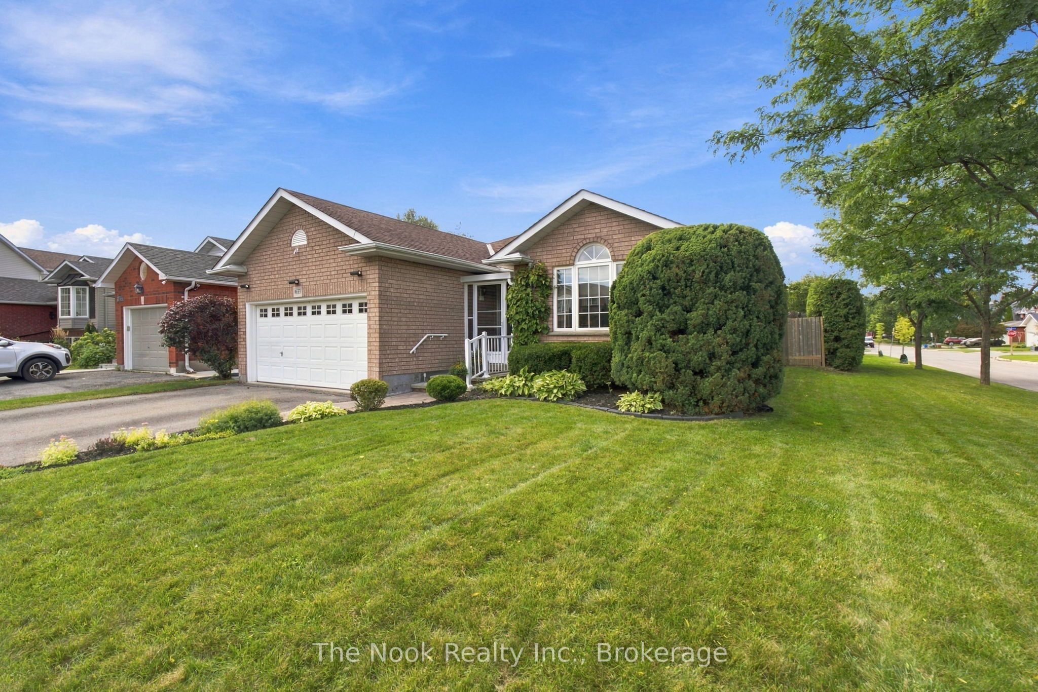 1633 Erindale Crescent Property Photo 43
