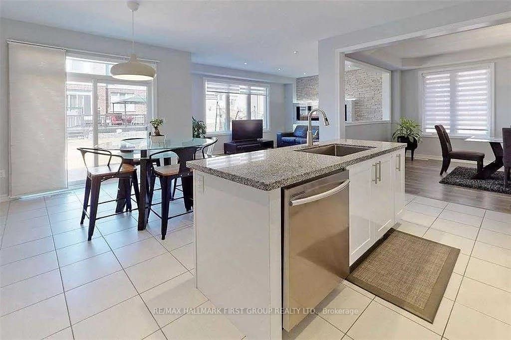 1219 Graham Clapp Avenue Main Property Photo 2