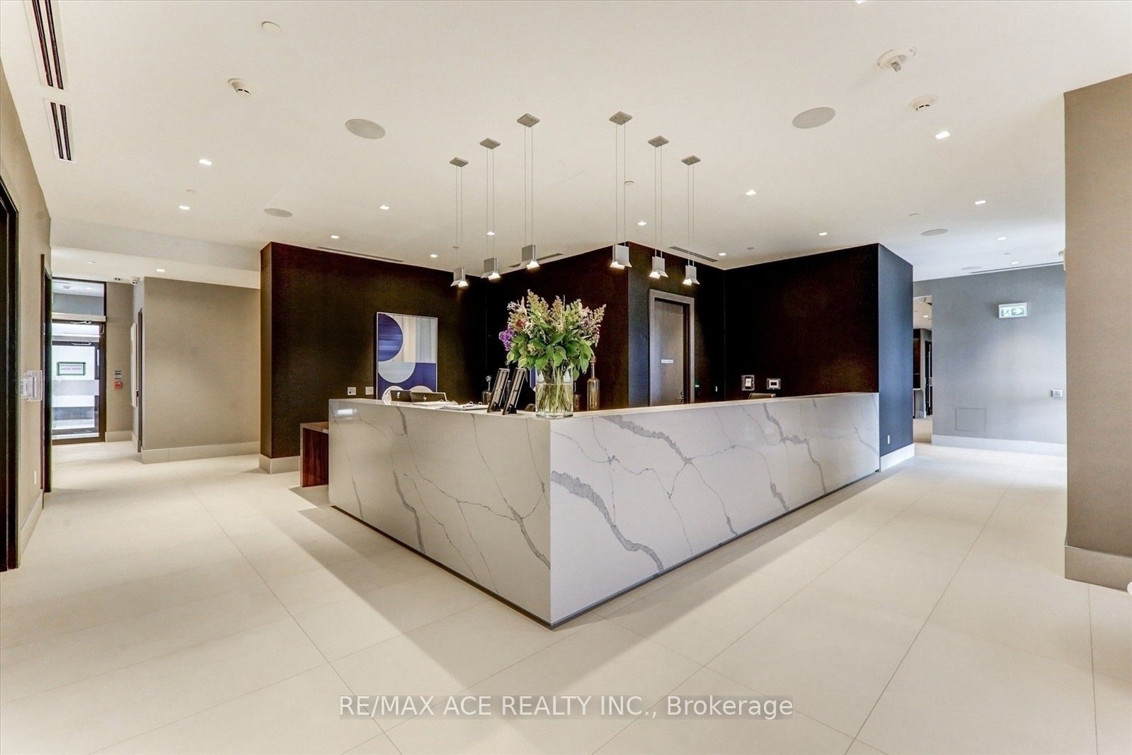 2550 Simcoe Street N 809 Property Photo 6