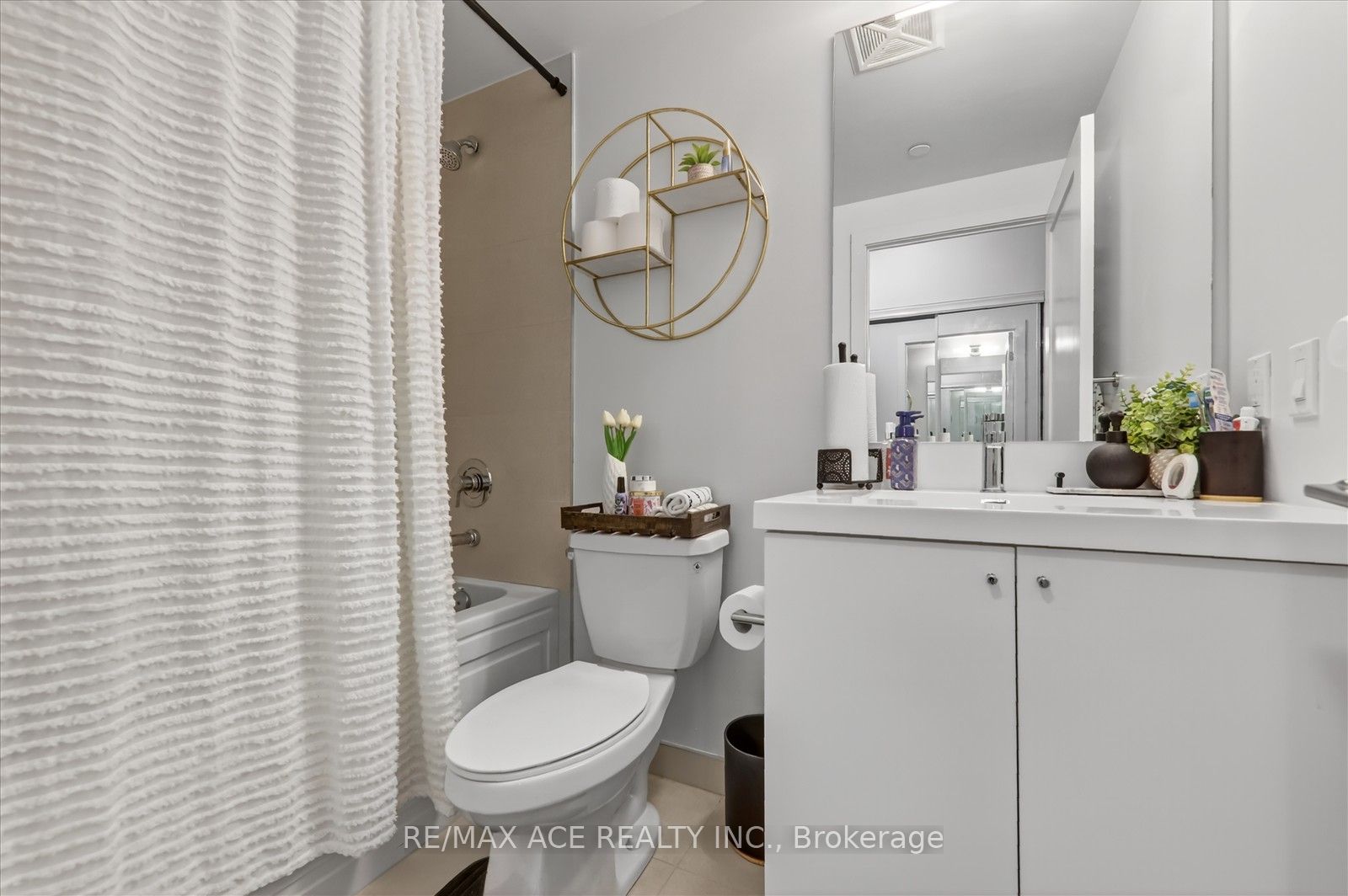 2550 Simcoe Street N 809 Property Photo 15