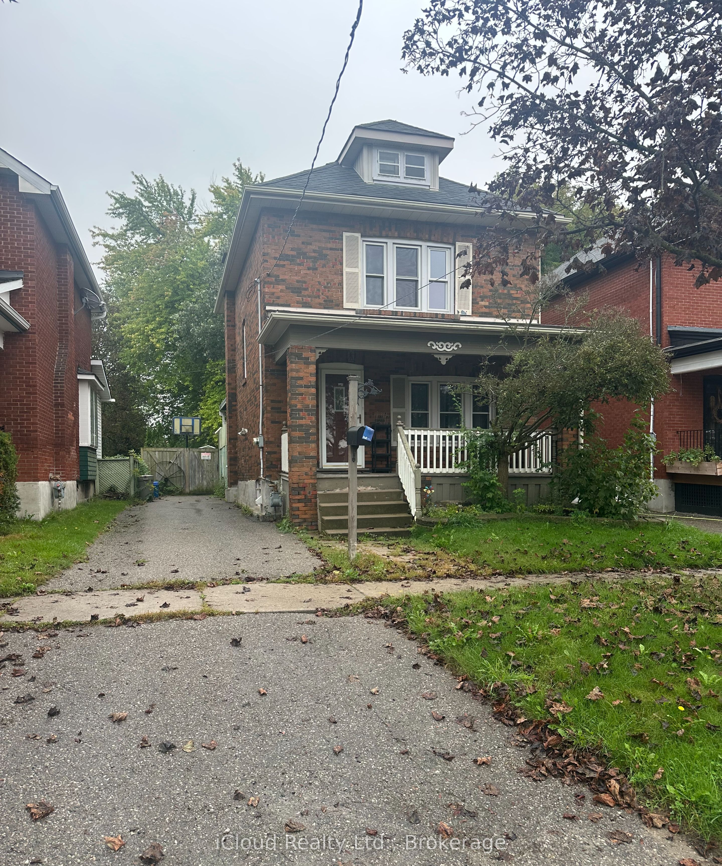 27 BUCKINGHAM Avenue Property Photo 1