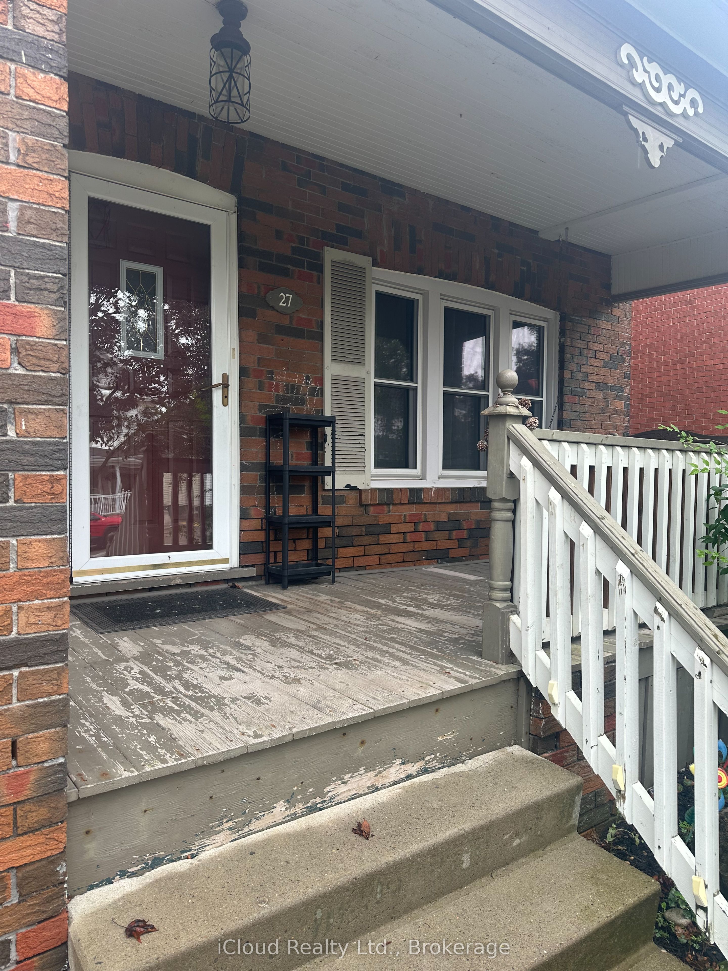 27 Buckingham Avenue Property Photo 2