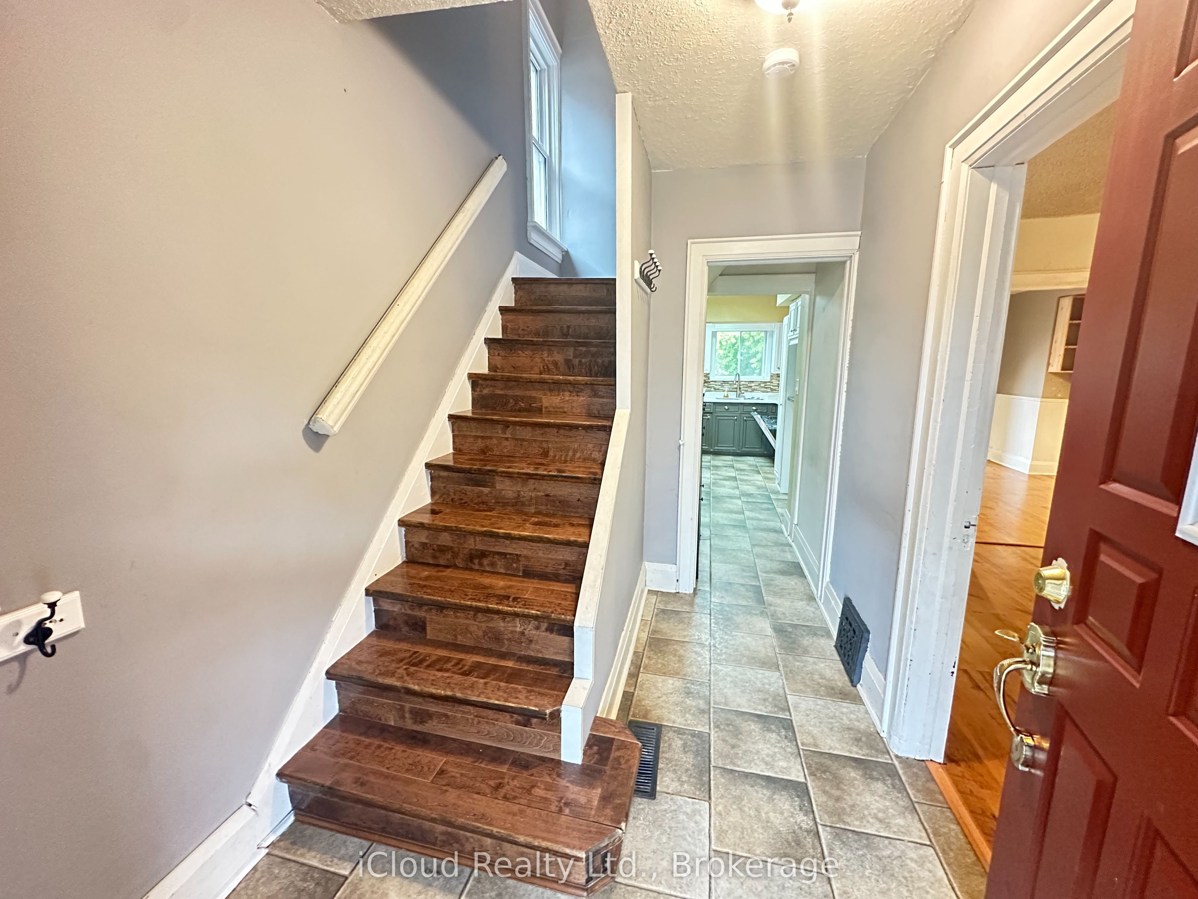 27 Buckingham Avenue Property Photo 7