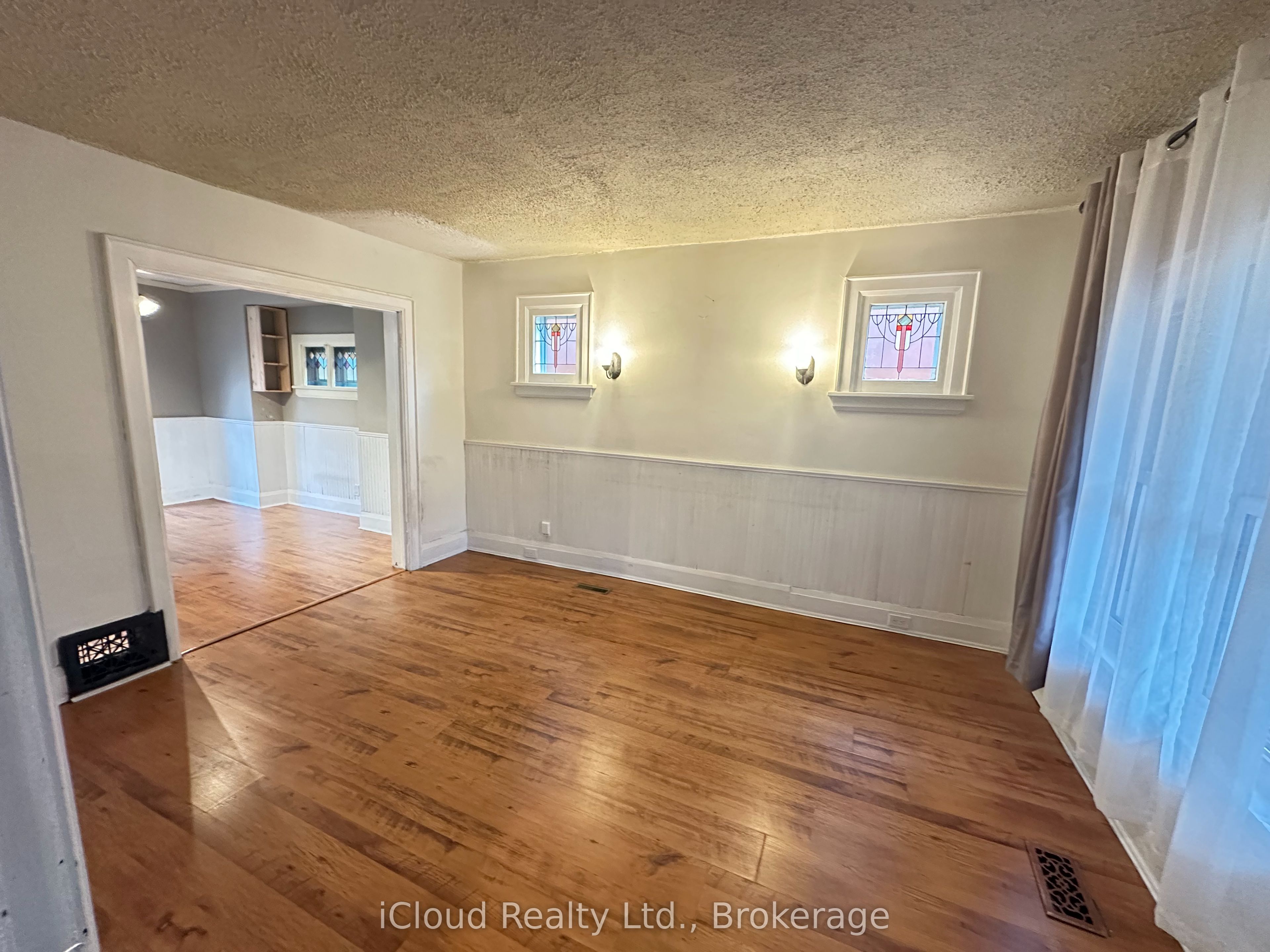 27 Buckingham Avenue Property Photo 8