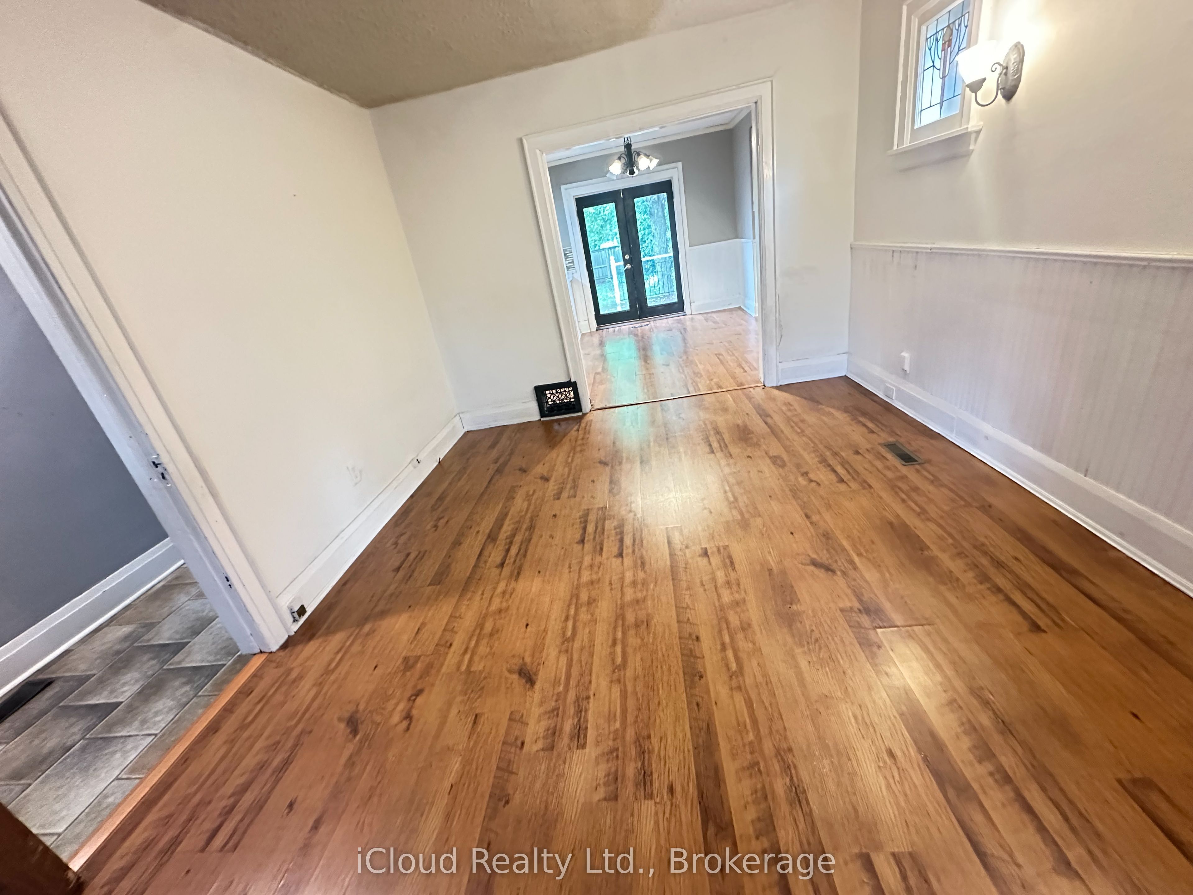 27 Buckingham Avenue Property Photo 9