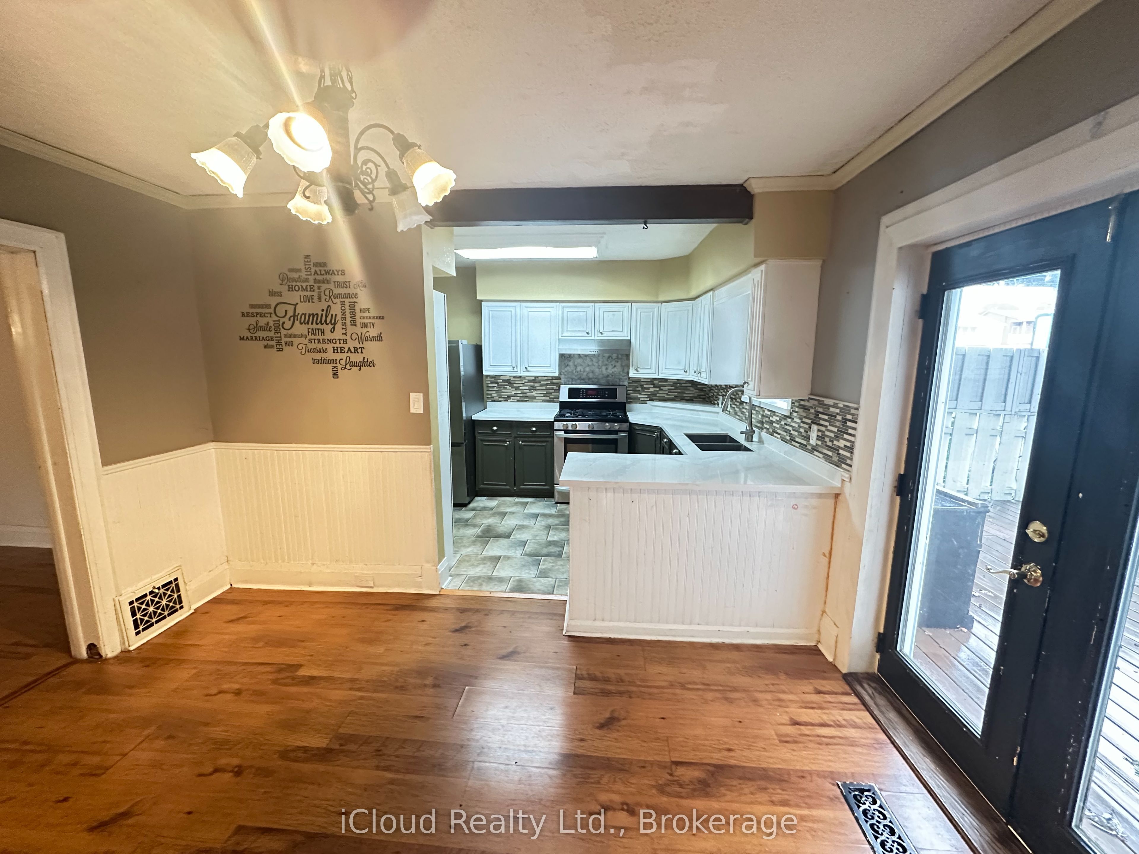 27 Buckingham Avenue Property Photo 11