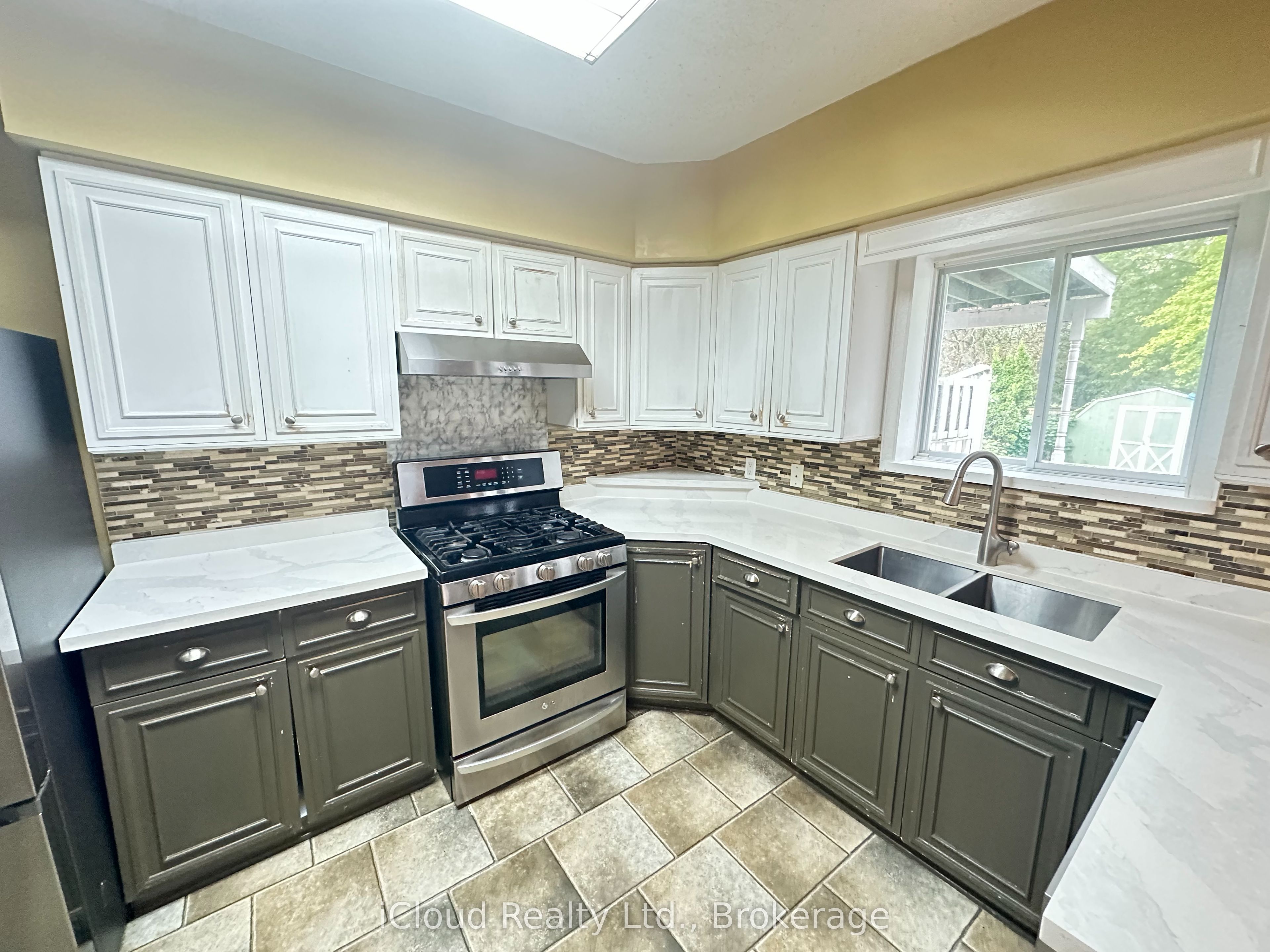 27 Buckingham Avenue Property Photo 12