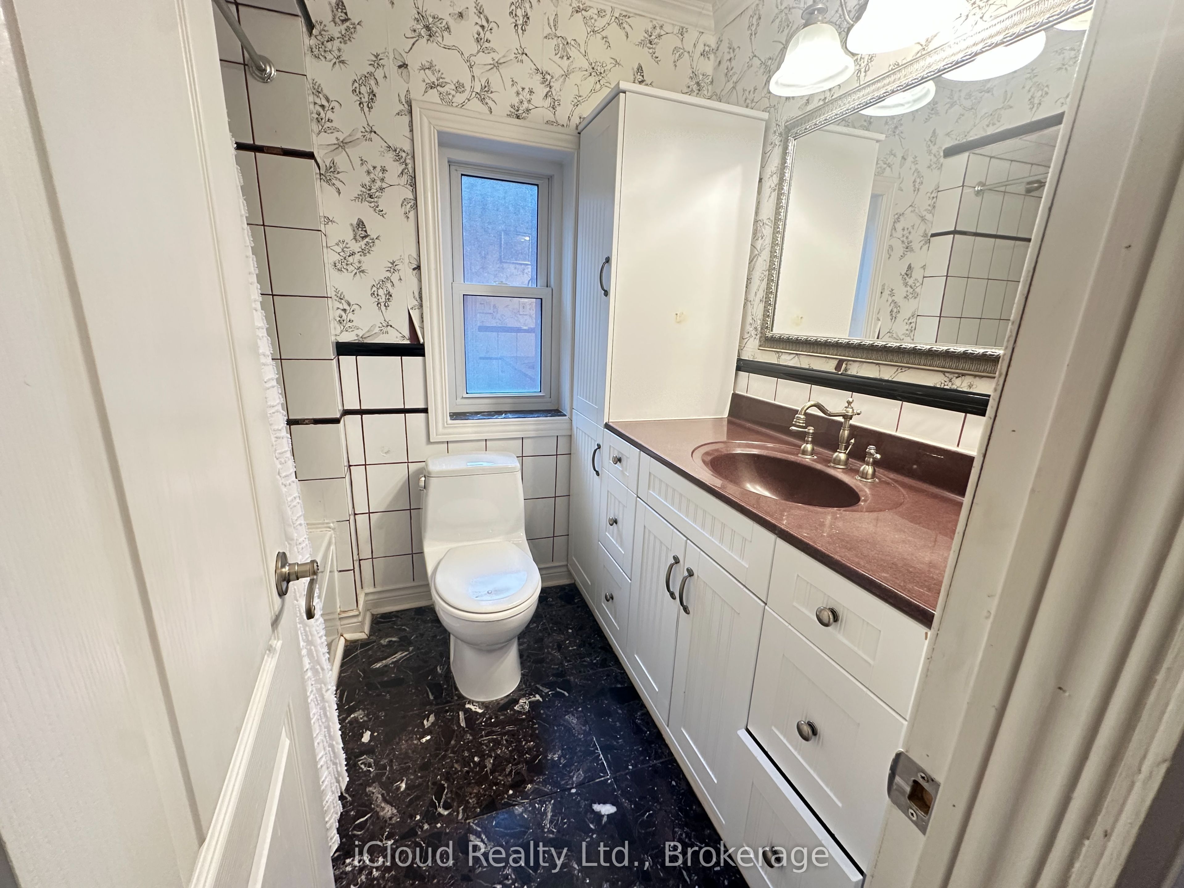 27 Buckingham Avenue Property Photo 28