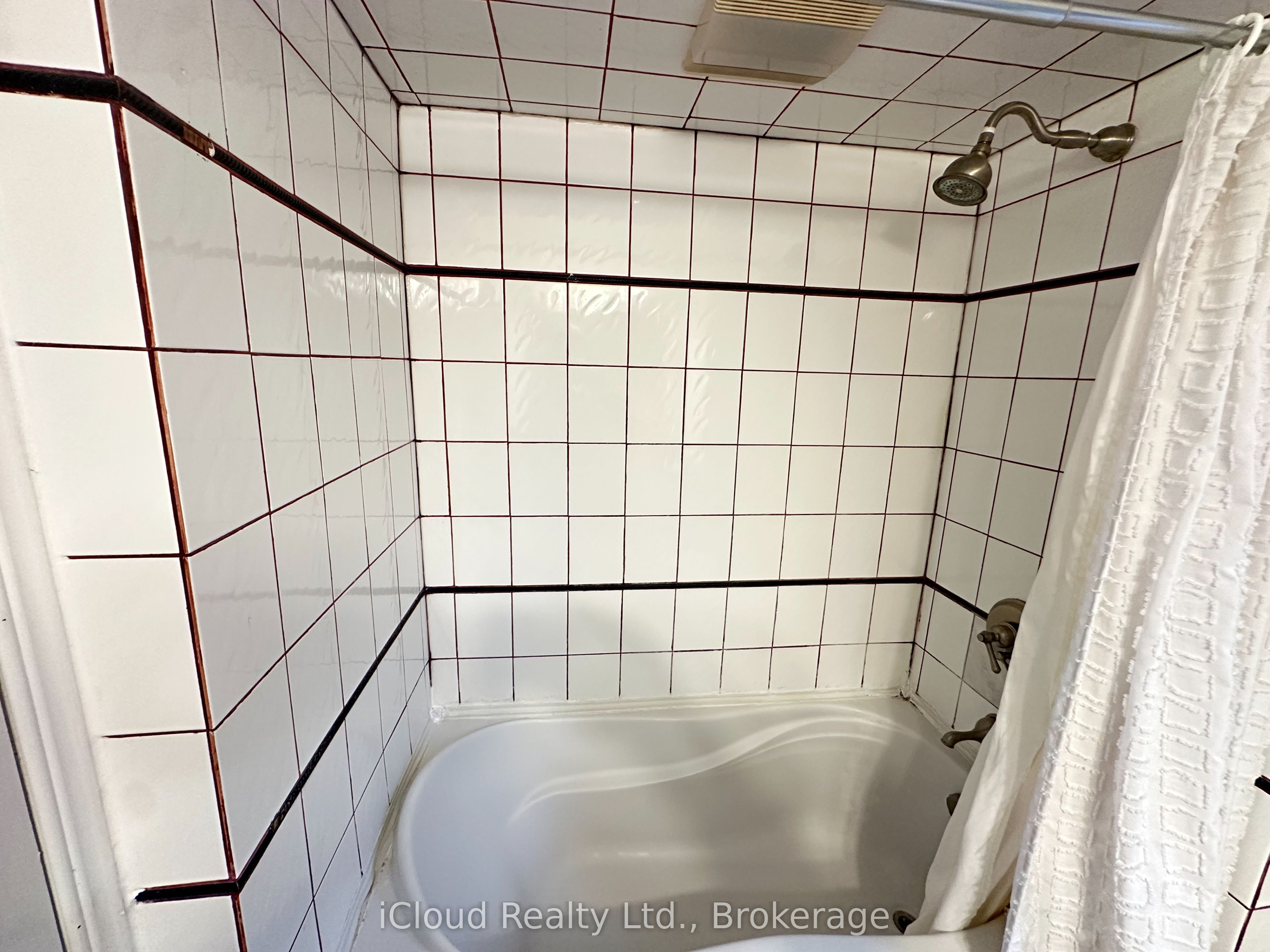 27 Buckingham Avenue Property Photo 29