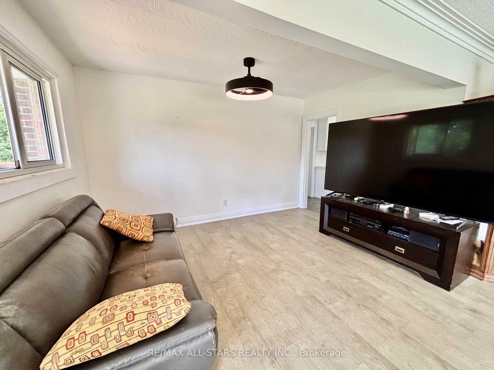 4331 Malcolm Road Property Photo 6