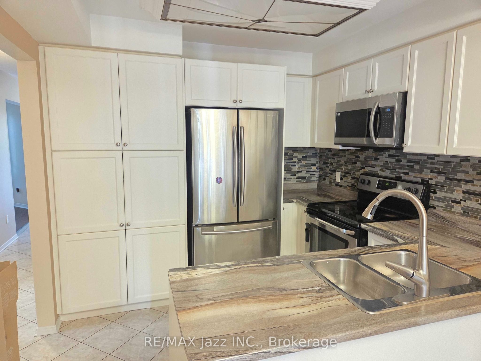 83 John Walter Crescent Property Photo 6