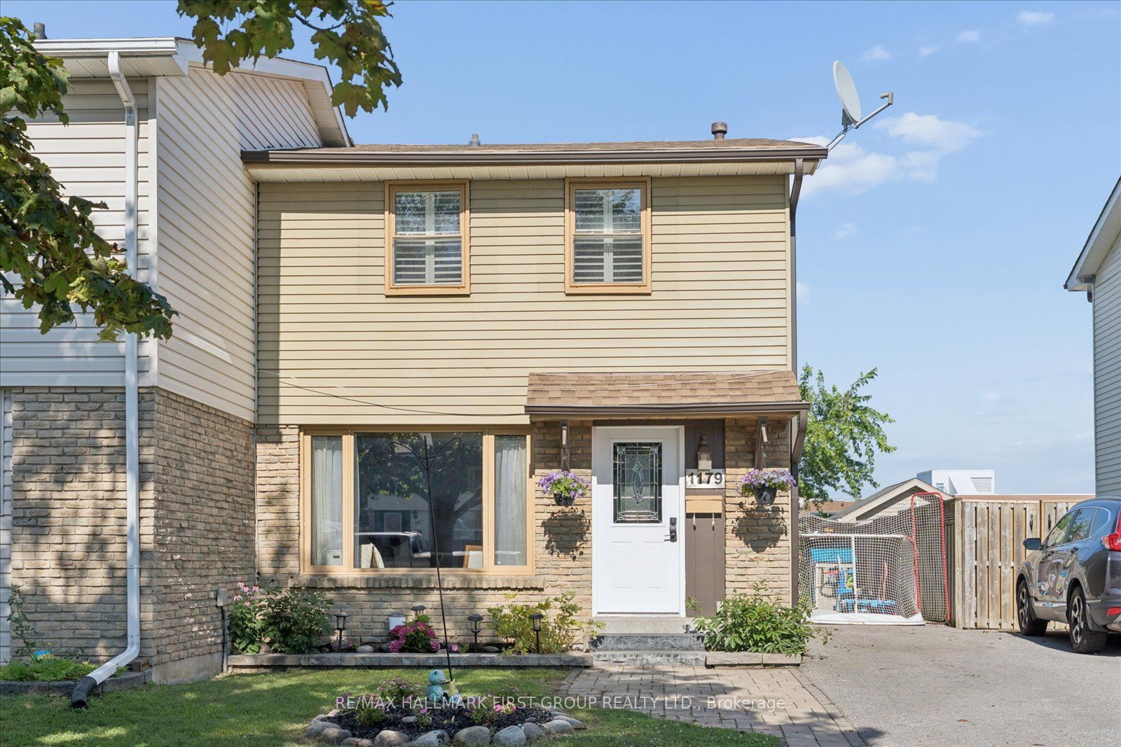 1179 Oxford Street Property Photo 1