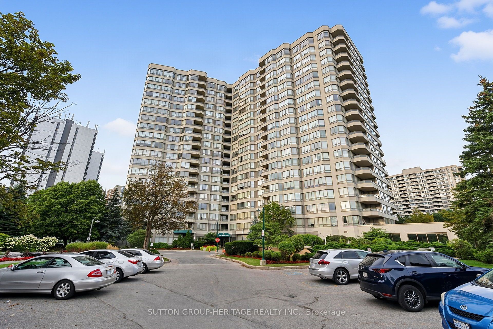 175 Bamburgh Circle 815 Property Photo 1