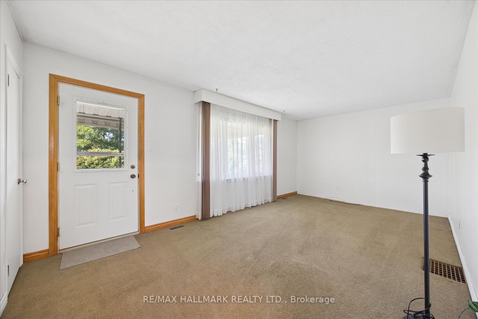 139 Elinor Avenue Property Photo 5