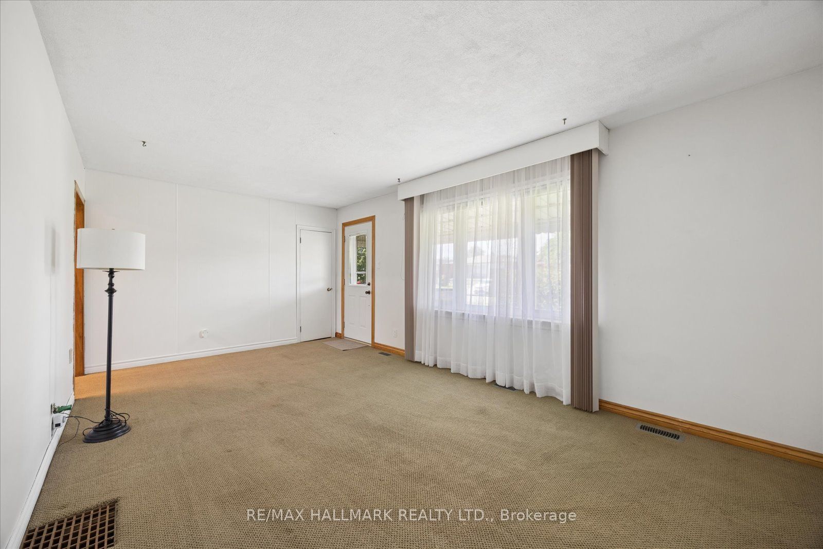 139 Elinor Avenue Property Photo 6