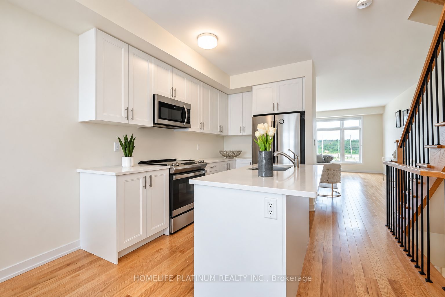 2594 Castlegate Crossing Property Photo 9