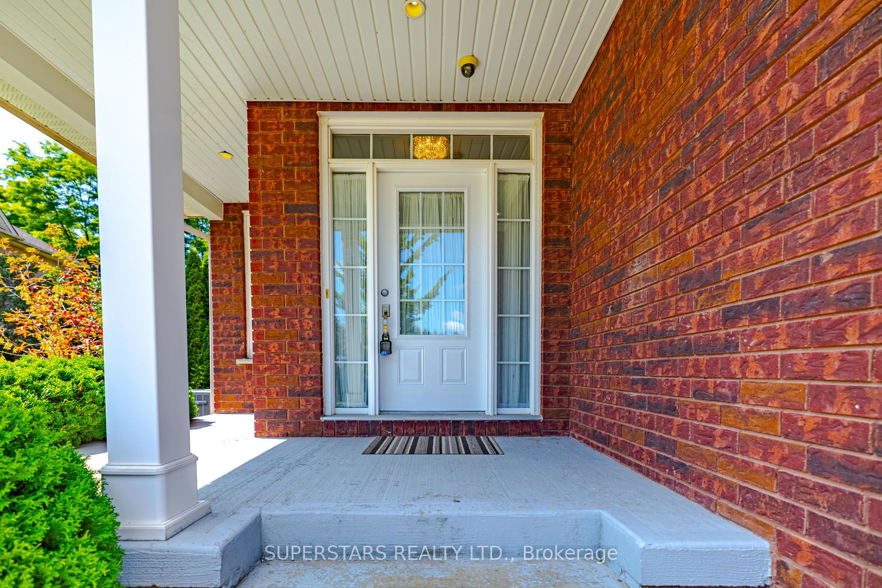 10 Thistledown Crescent Property Photo 4