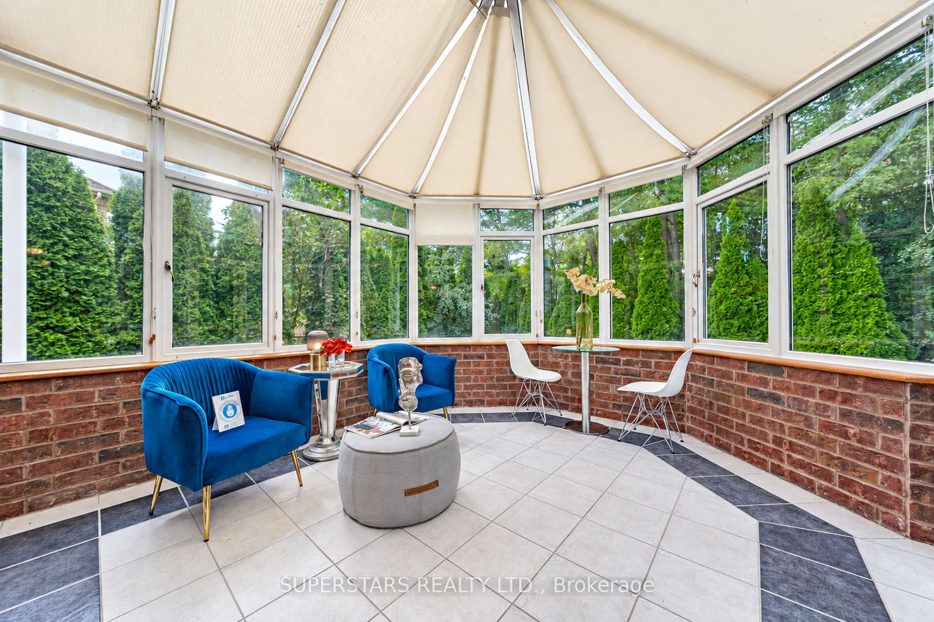 10 Thistledown Crescent Property Photo 14