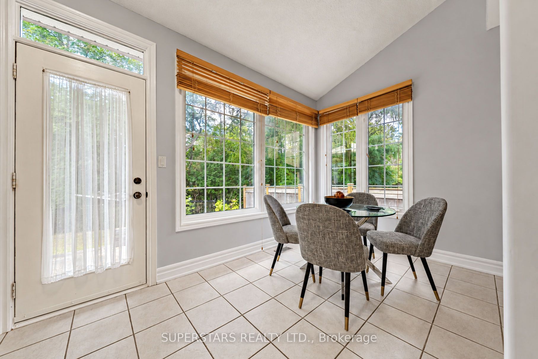 10 Thistledown Crescent Property Photo 17