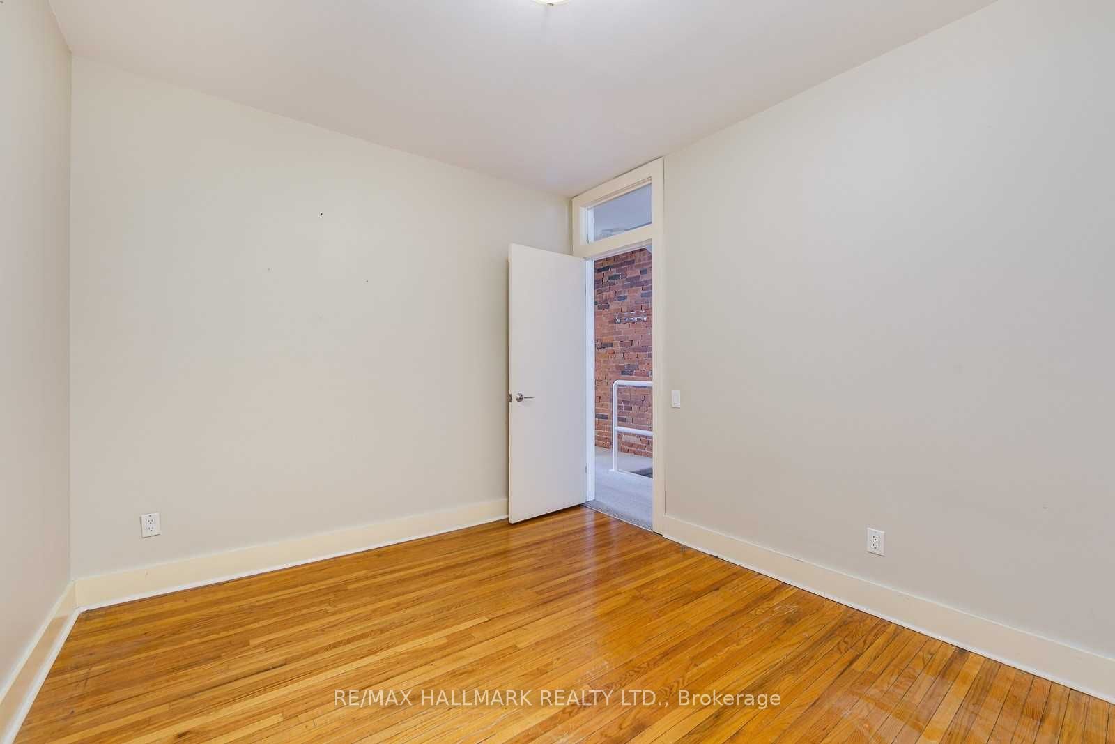 6 Prust Avenue Upper Property Photo 11