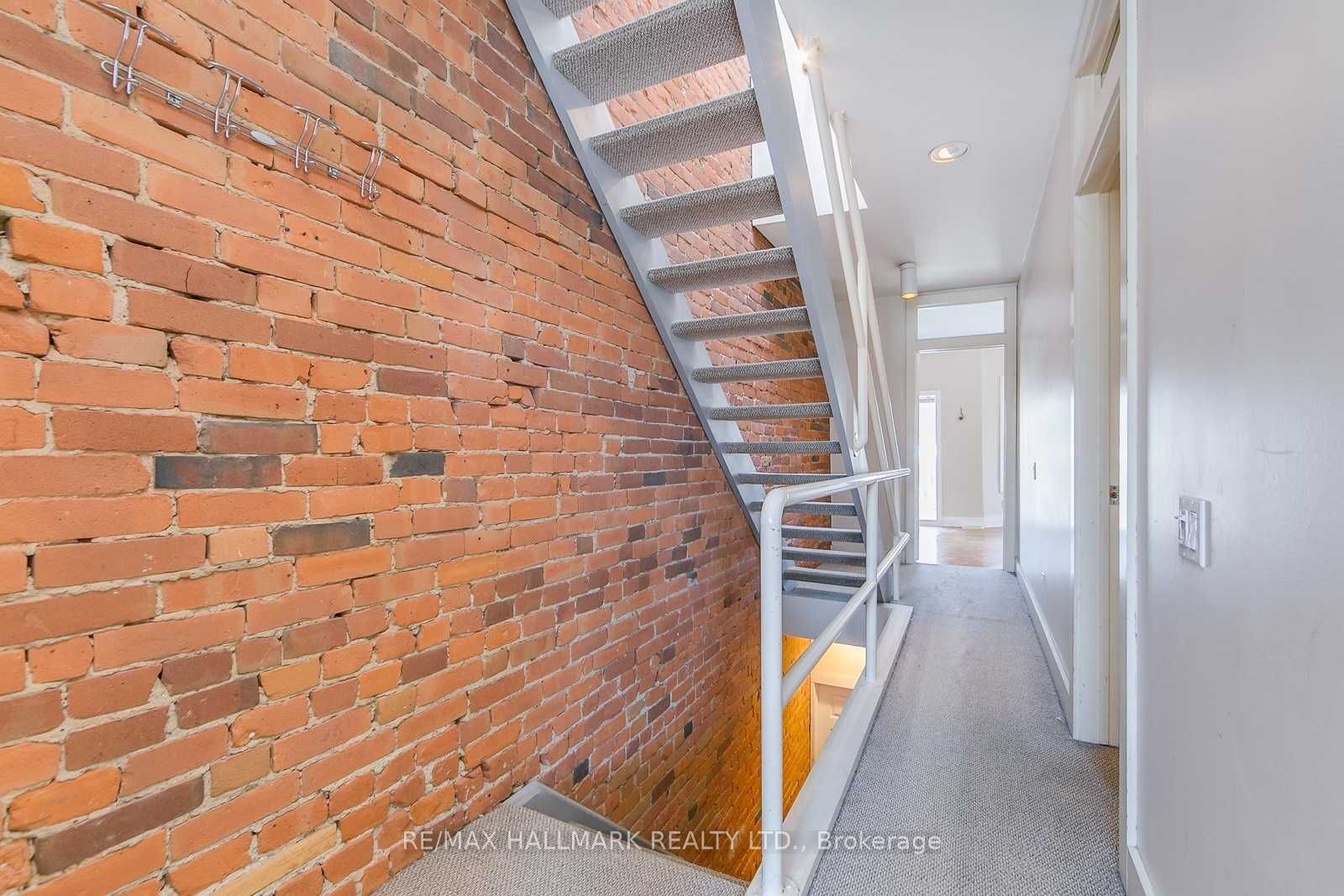 6 Prust Avenue Upper Property Photo 14