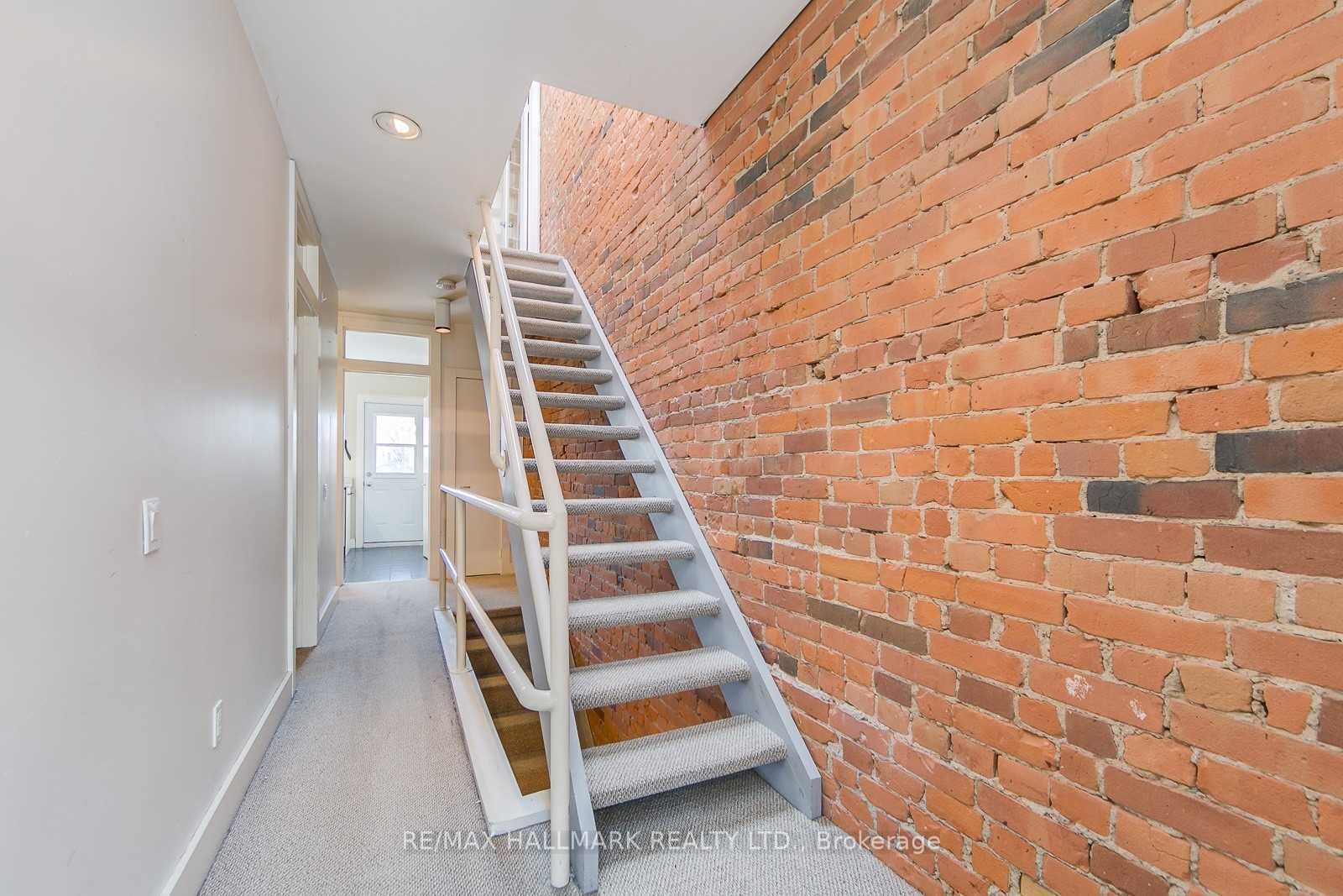 6 Prust Avenue Upper Property Photo 15