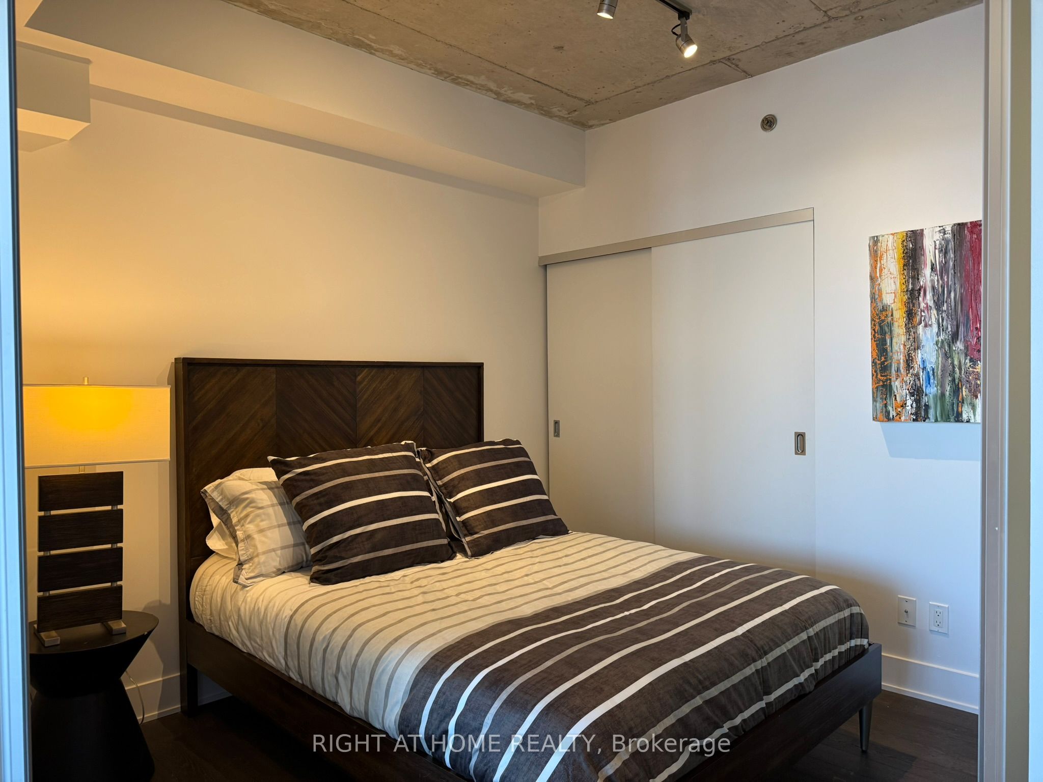 630 Queen Street E 407 Property Photo 12