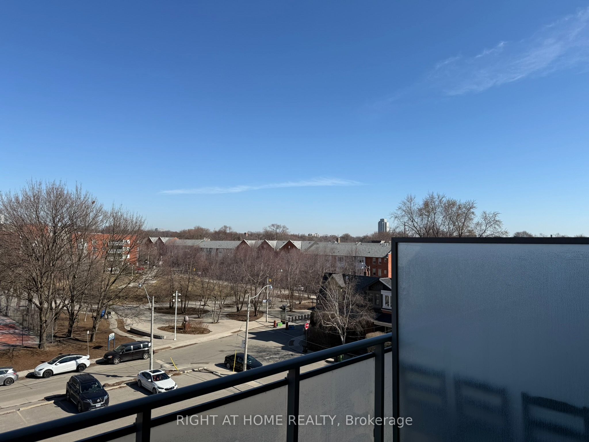 630 Queen Street E 407 Property Photo 26