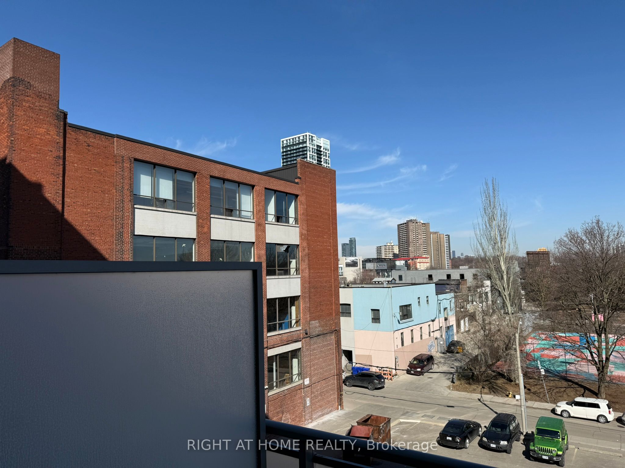 630 Queen Street E 407 Property Photo 28