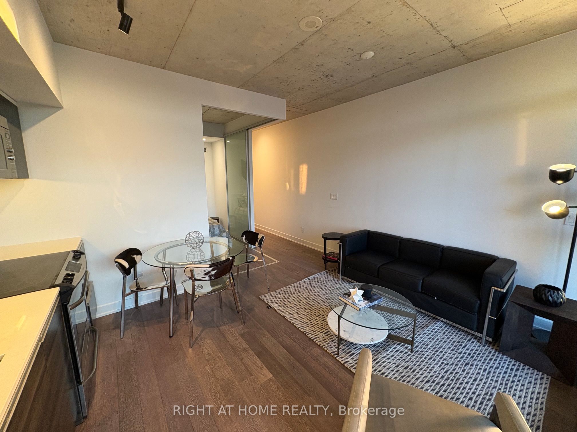 1190 Dundas Street E 627 Property Photo 8