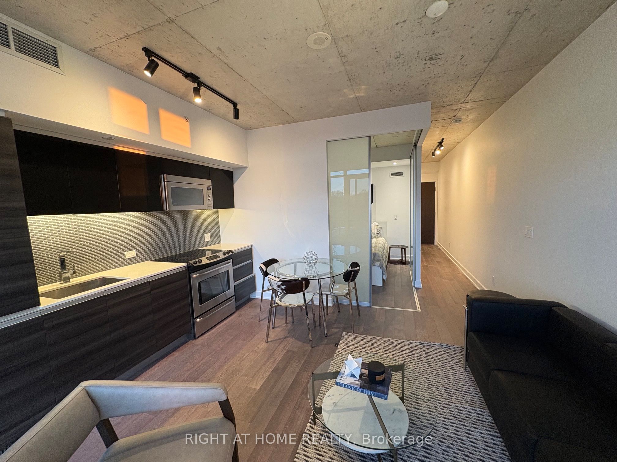 1190 Dundas Street E 627 Property Photo 9
