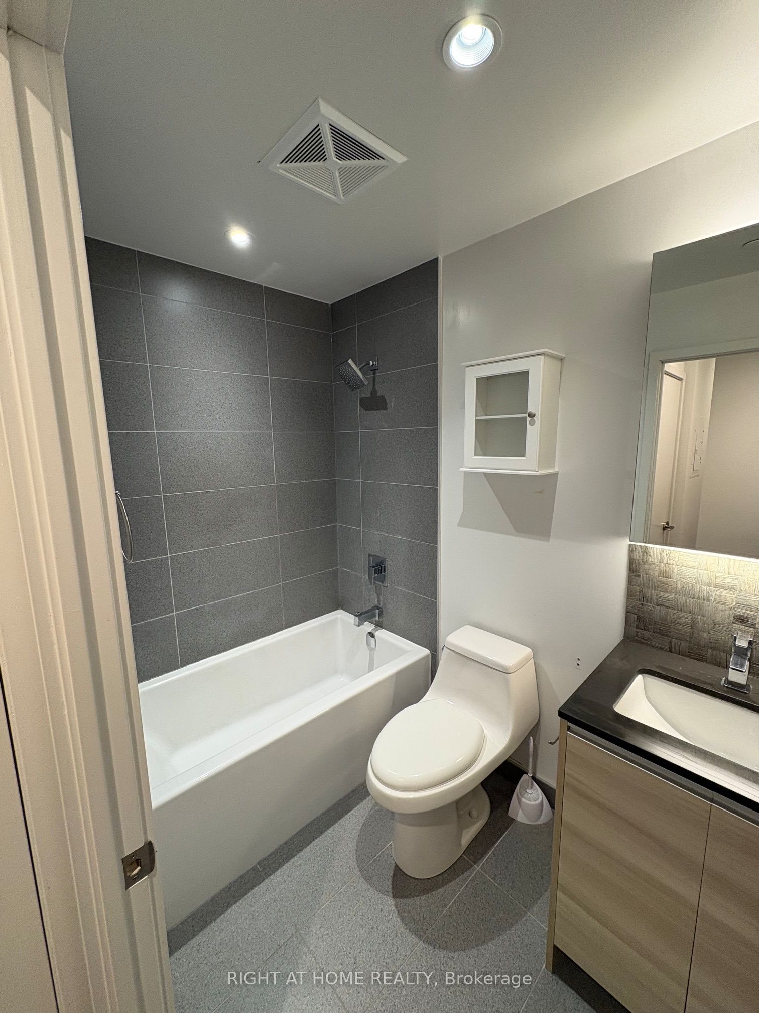 1190 Dundas Street E 627 Property Photo 10