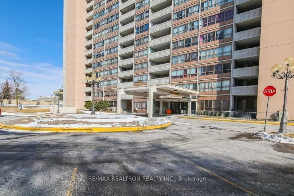 3380 Eglinton Avenue 1901 Property Photo 1