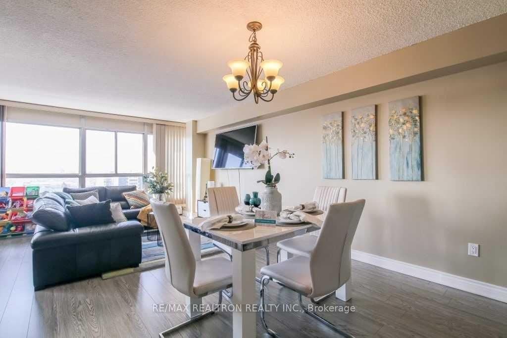 3380 Eglinton Avenue 1901 Property Photo 2