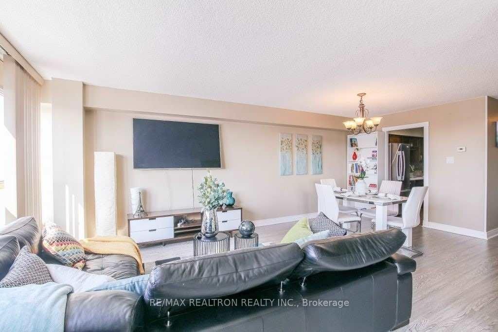 3380 Eglinton Avenue 1901 Property Photo 3