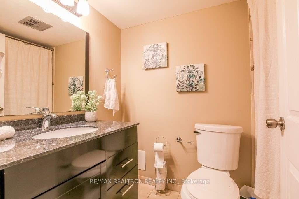 3380 Eglinton Avenue 1901 Property Photo 12