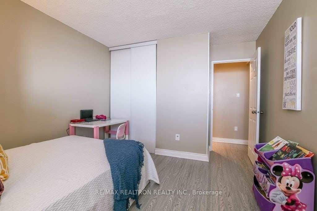 3380 Eglinton Avenue 1901 Property Photo 14