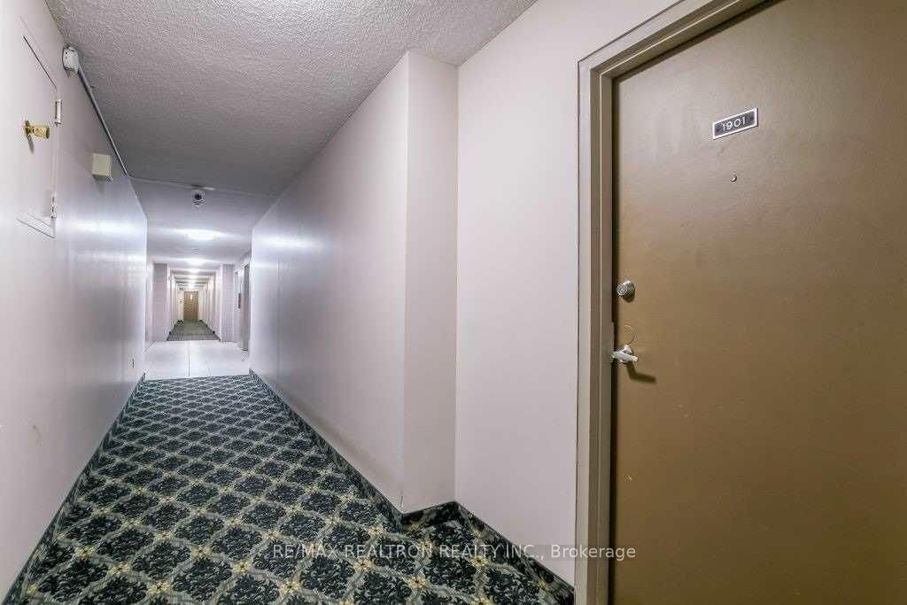 3380 Eglinton Avenue 1901 Property Photo 17