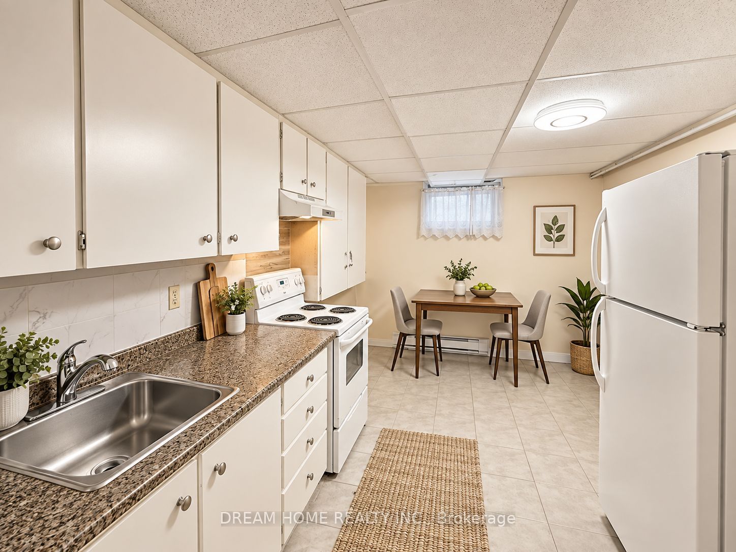 92 Rainier Square Property Photo 14