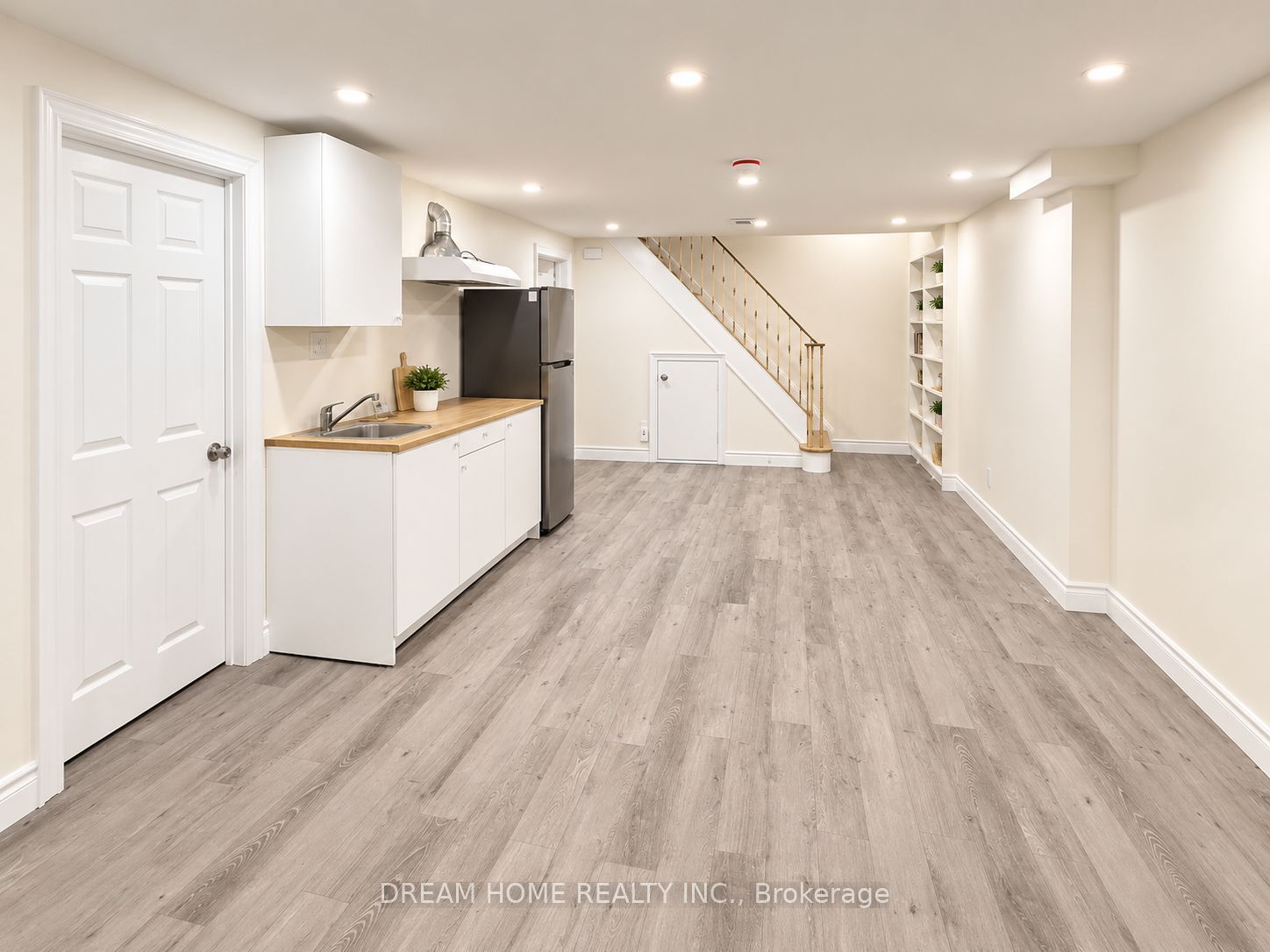 70 Rainier Square Property Photo 2